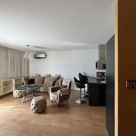 Luxury In Kvart * ポドゴリツァ