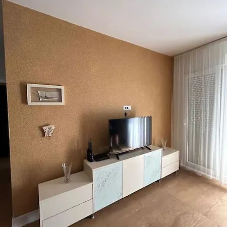 Luxury In Kvart Lägenhet