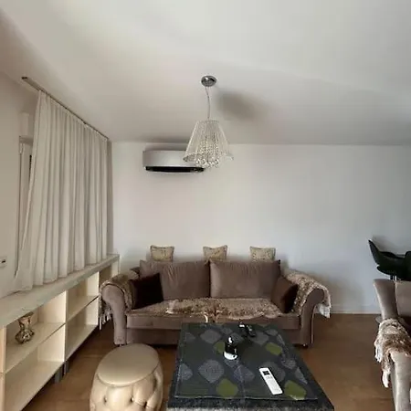 Lägenhet Luxury In Kvart